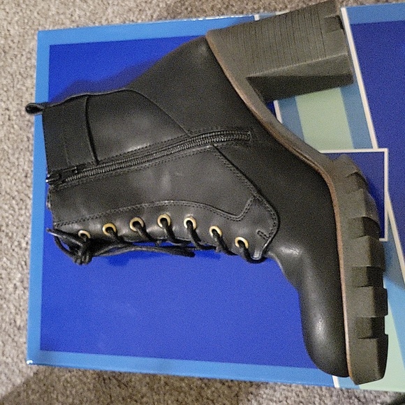 White mountain boots 8.5 - Picture 4 of 7